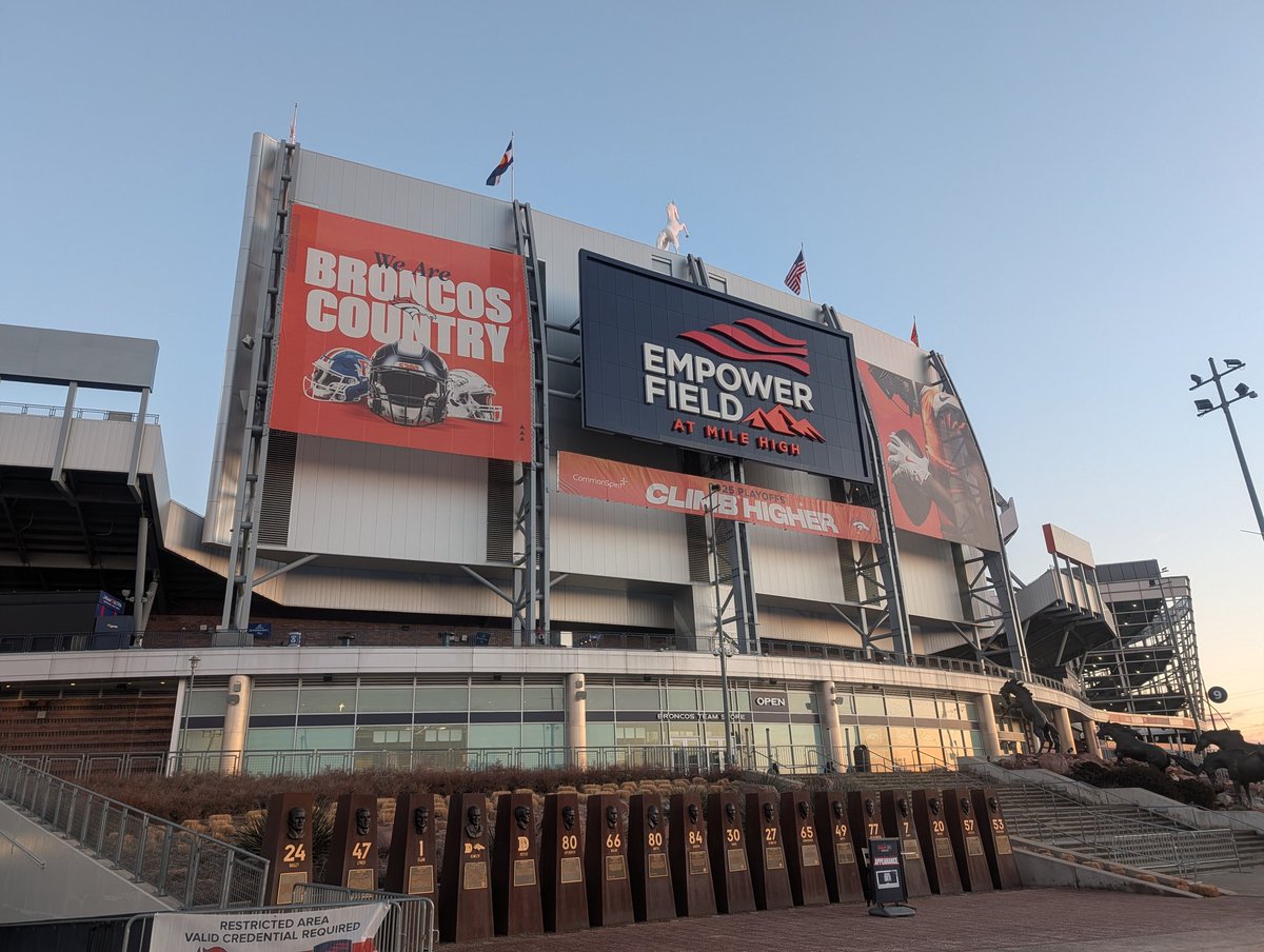 Shraxton's tweet photo. Good morning #BroncosCountry Who's ready for a #StiddyCity #StiddyParty https://t.co/8Y5QmfVECC