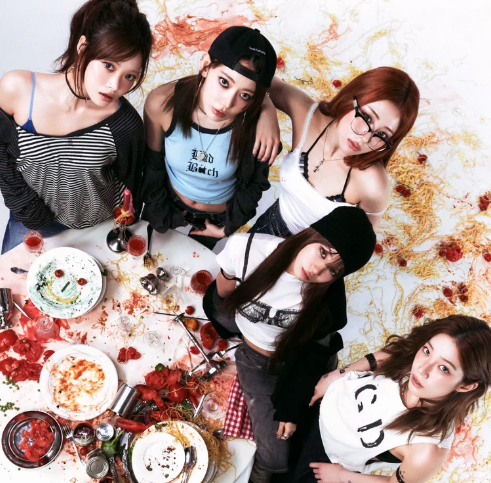 AboutMusicYT's tweet image. Spaghetti by LE SSERAFIM and J-Hope re-enters Global Spotify at #190 with 1.229M streams.