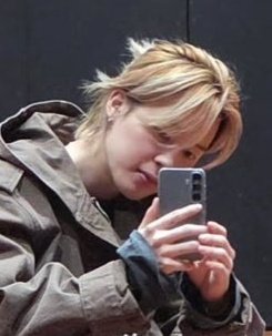 sugapoeta's tweet image. ESCONDAM TODAS AS TESOURAS DA COREIA