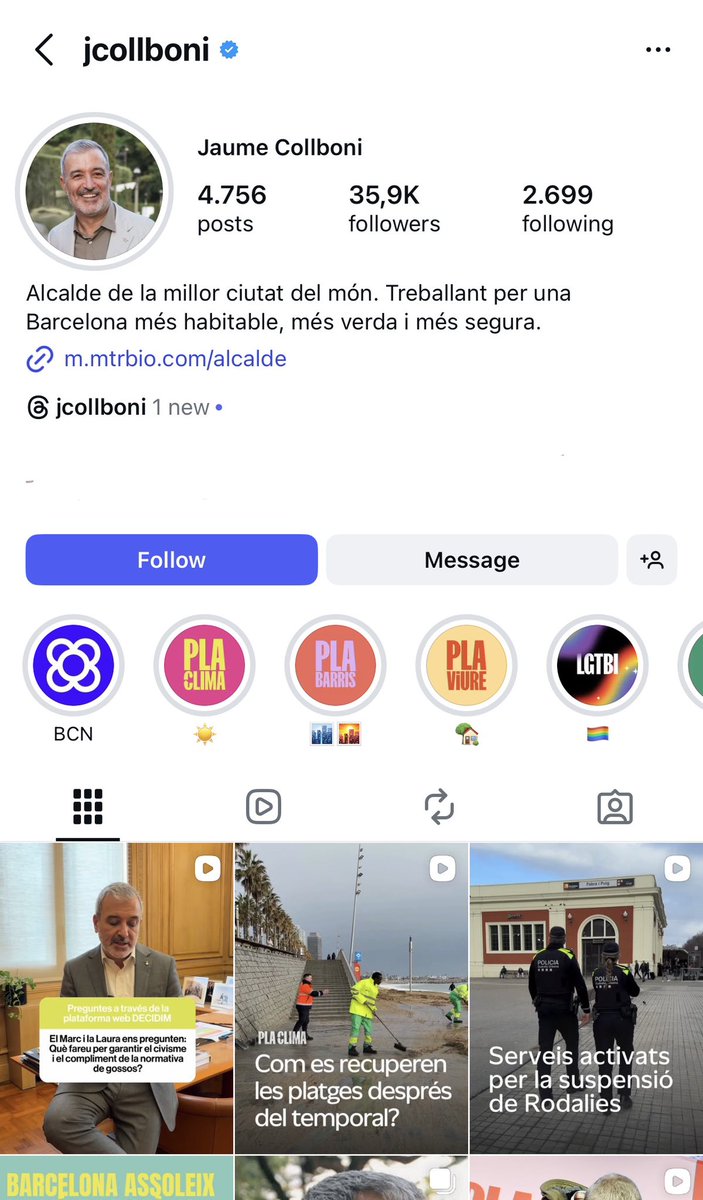 josep_rius's tweet image. Collboni retira la foto llegint la Vogue davant l'allau de crítiques. El PSC descarrila a les dues bandes de la plaça Sant Jaume.