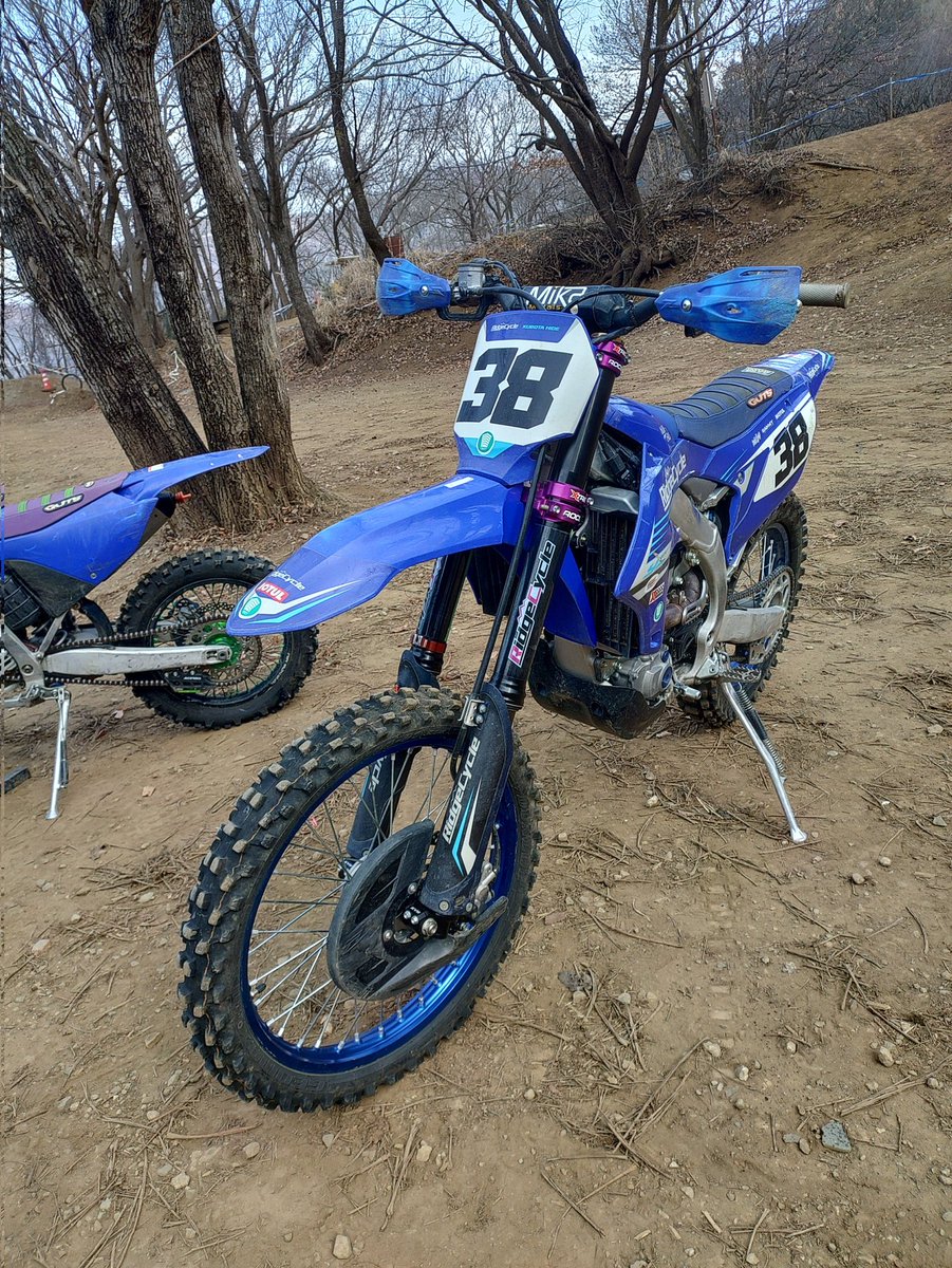 子どものバイクのFrontForkをBlackにしたので、Xpk行ったら、Meeting