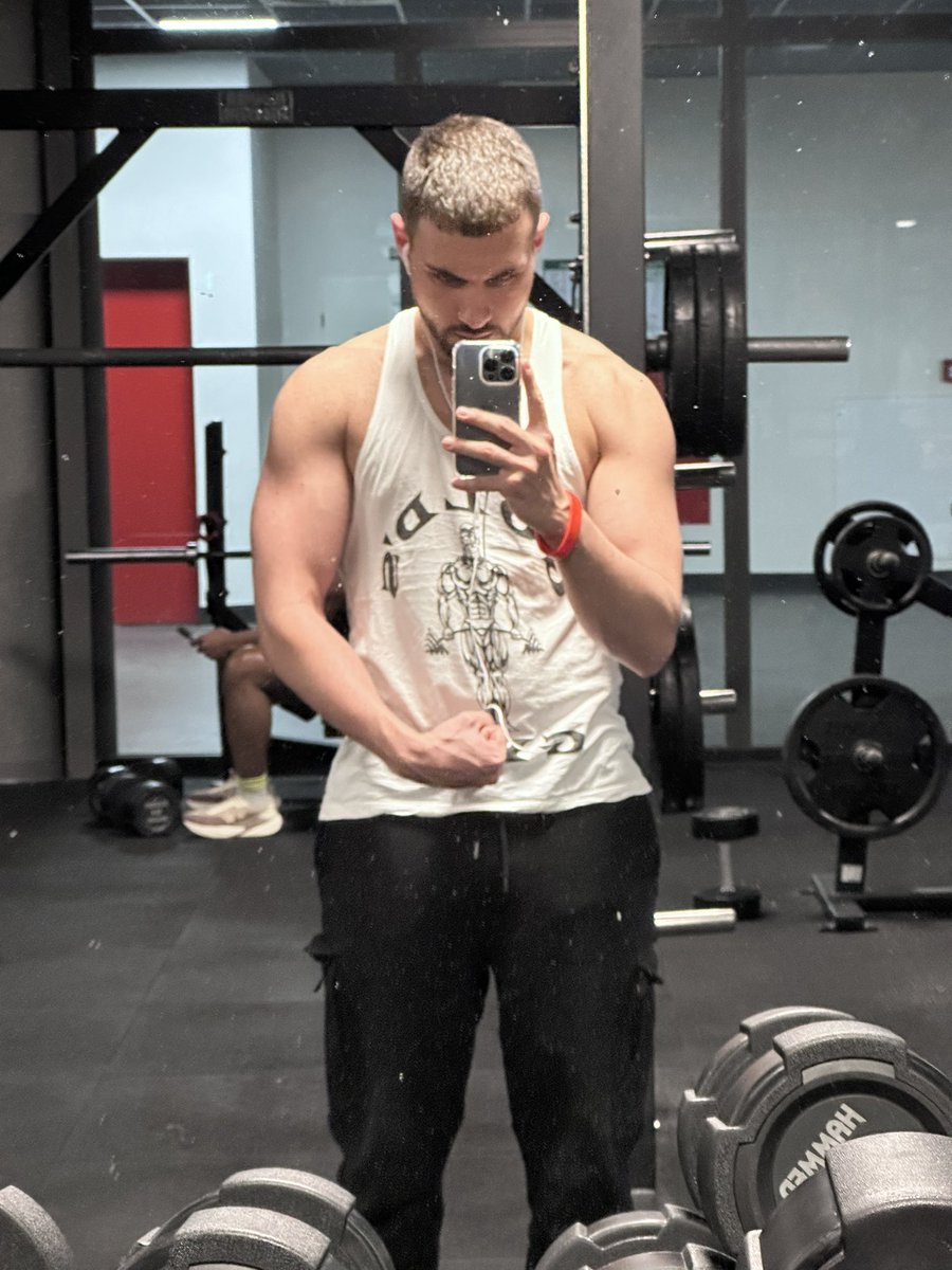 Discipline doesn’t rest! You won‘t either! Go serve your King.

#findom #walletfucksunday #cashmaster #gym #cashfuck