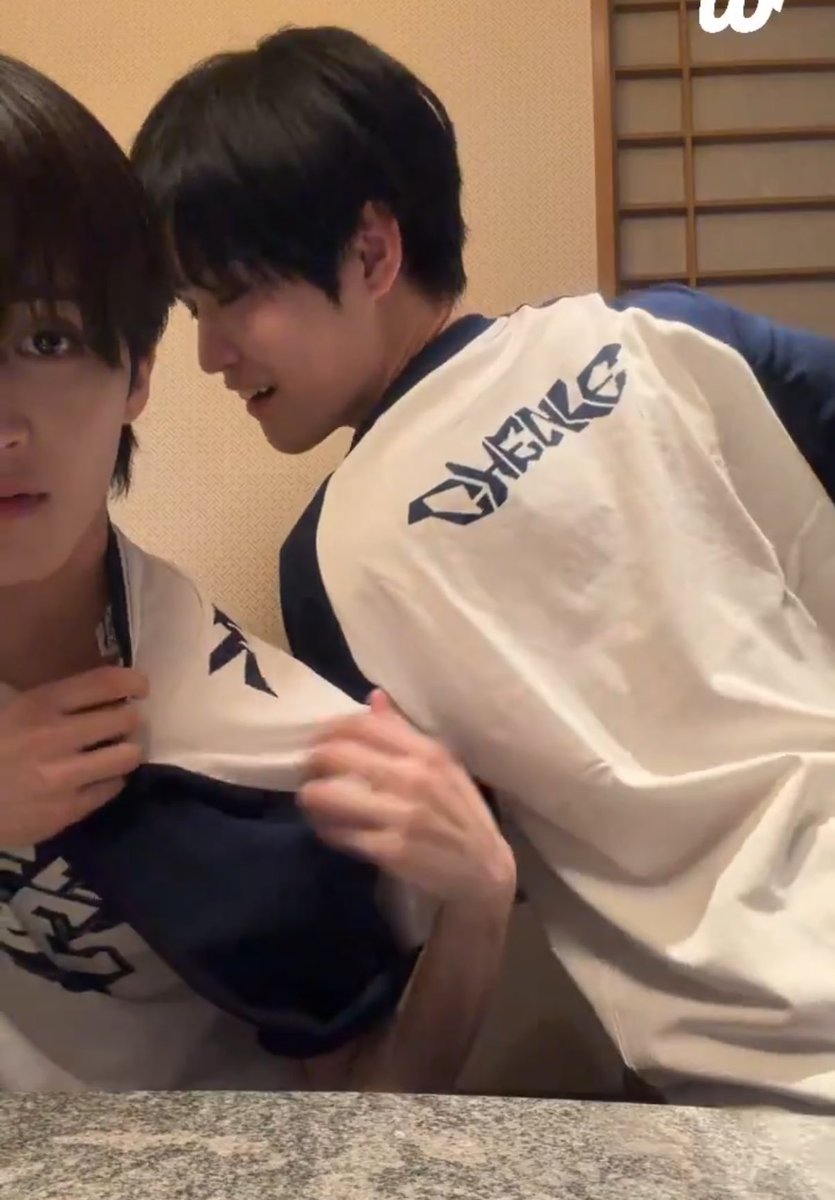 802hyuck's tweet image. SO CUTE