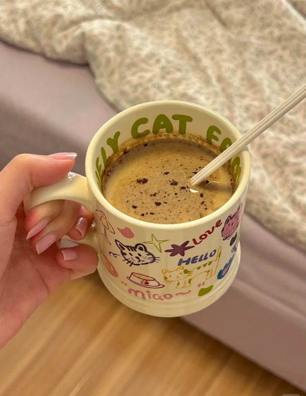 DanielSLT_11's tweet photo. Sipping coffee and feeling miao~#CatLover #CoffeeTime https://t.co/IBlYOrecUn