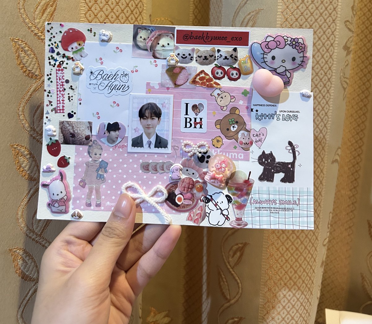 เขียนจดหมายถึงผชครั้งแรก
และคนนั้นคือแบคฮยอน
รักแกมากนะ ฮือๆๆ ขอบคุณที่เกิดมาให้เรารัก ขอบคุณที่เลือกเส้นทางนี้ทำให้เราได้มาเจอกัน
ไม่พิมต่อและเดี๋ยวร้องไห้..😭