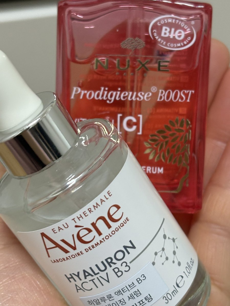 나지금 세럼을
이즈앤트리-겨우겨우다씀하나남은거여름에뜯을거임
눅스-존나가벼움
아벤느-존나무거움
이라서 중간을 못찾고괴로워하고잇음지금도존나괴롭다