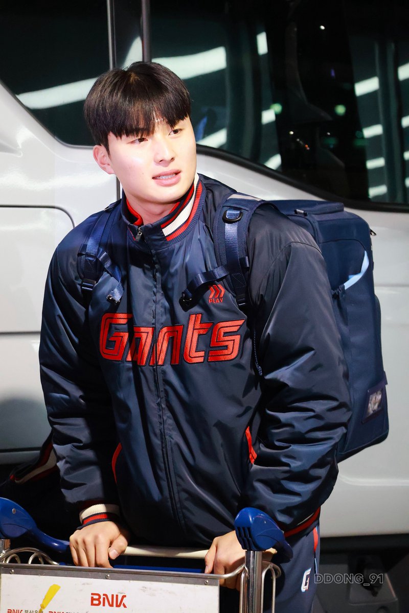 ddong_91's tweet photo. 260125 윤동희 스캠 화이팅 !!!!!  👊🏻👊🏻 https://t.co/BmmVJnFvtf