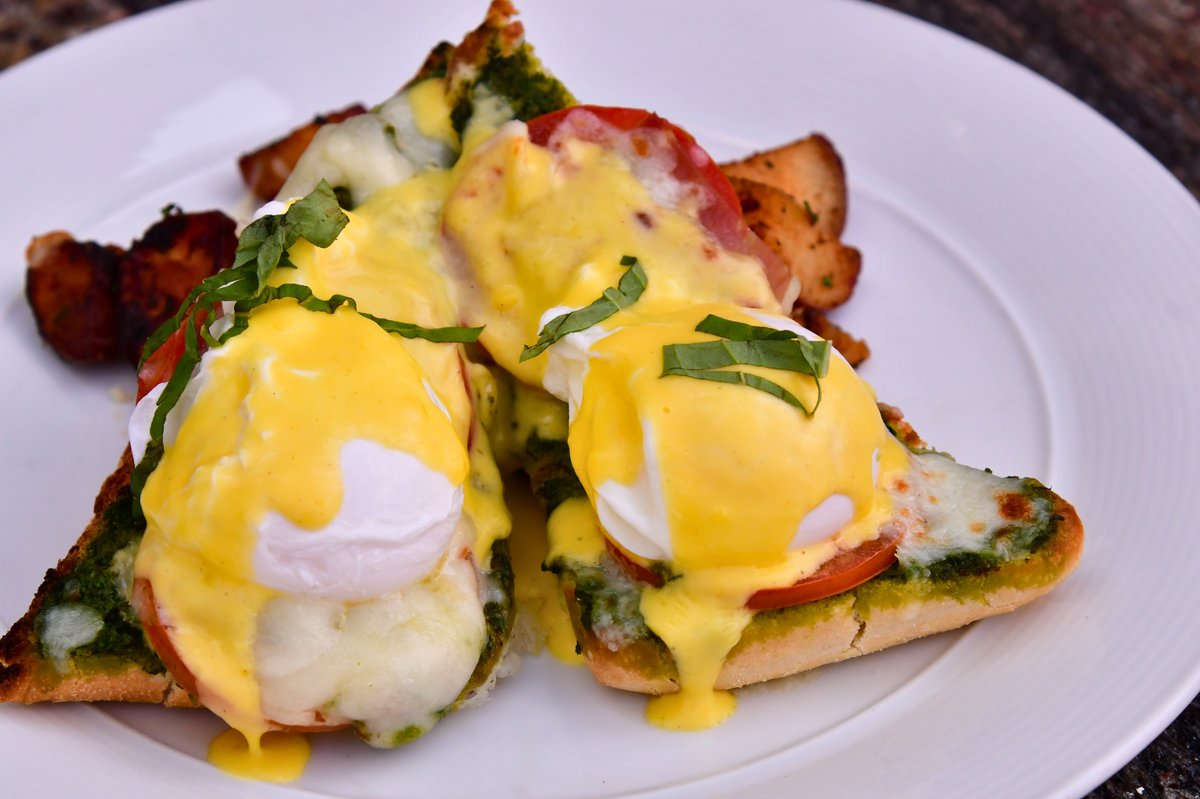 GrottoItalian's tweet image. When brunch cravings call, answer with our Grotto Benedict.