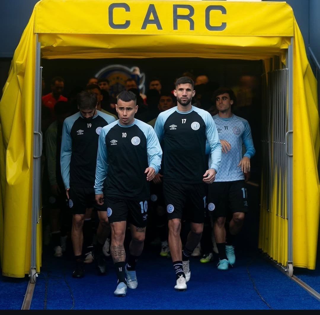 Se extrañaba la puerta del telo 🤣