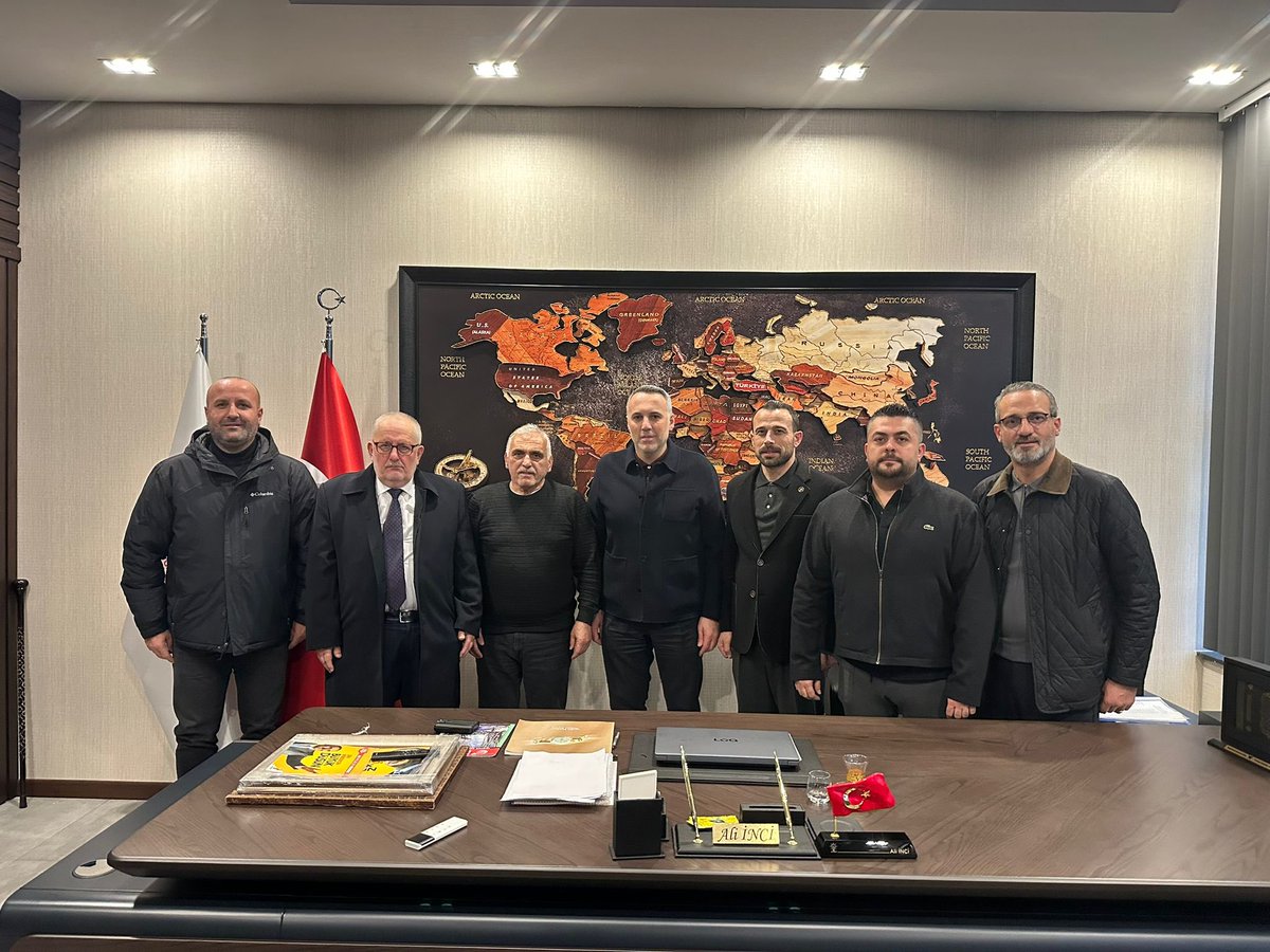 Milletvekilimiz Sayın Ali İnci’nin umre ziyareti sonrası; İl Başkanımız Sayın Yunus Tever, İlçe Başkanımız Sayın Yusuf Haldızoğlu, Hendek İlçe Başkanımız Sayın Adem Öz ve ilçe başkan yardımcılarımızla birlikte ziyaret ederek, kendisine “Allah kabul etsin” dileklerimizi ilettik.