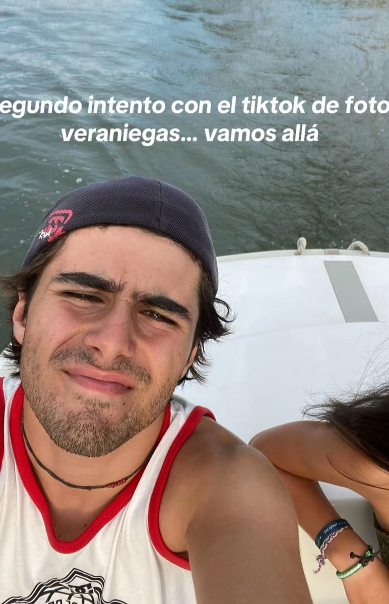 pumuuukito's tweet image. las fotos nuevas que ha metido en el tiktok para las que no os aparece #rip