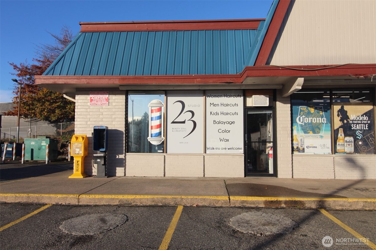 zulvd's tweet photo. 15805 1st Avenue S, Burien, WA, 98148
0 bed | 
Active | 3500000
https://t.co/KpPQNIoeDA
Attention Investors - Prime Fully-Leased Retail Asset! An exceptional opportunity awaits directly across from the bustling 5 Corners Shopping Center, home to major retailers such as PCC,... https://t.co/dCNfiABdvF