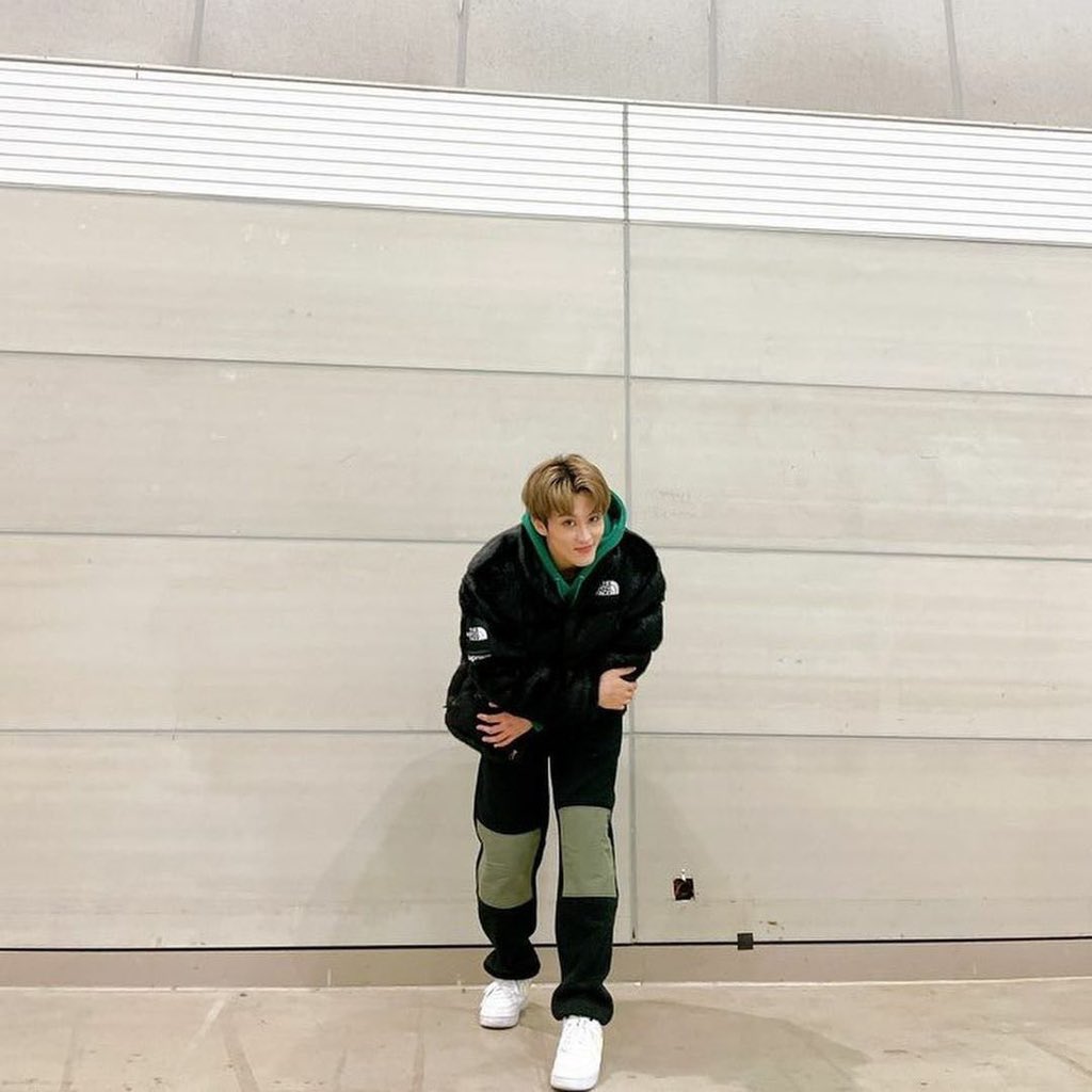 127RCHIVE's tweet image. five years ago today, Mark created his instagram account.