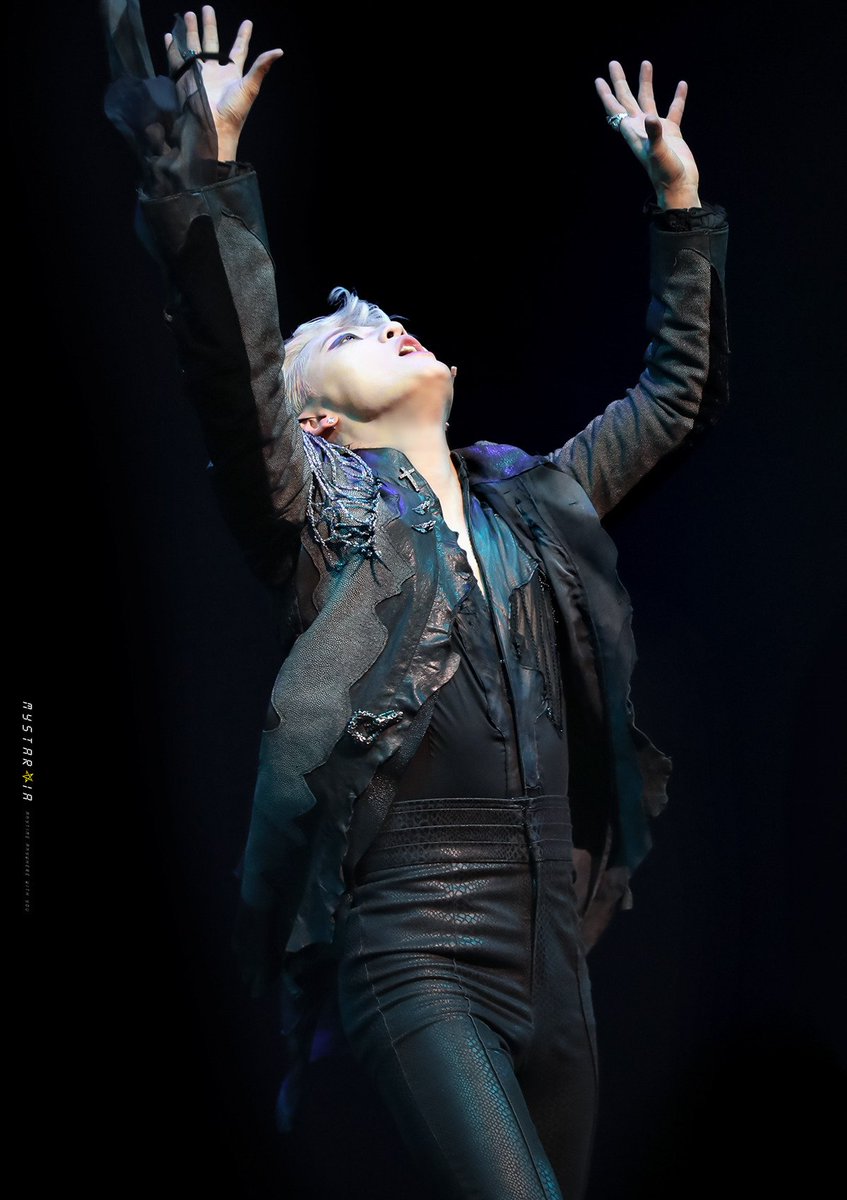 우리의 황금별 김준수 데뷔 16주년 축하해✨️
#끝나지_않는_음악_김준수
#뮤지컬배우김준수_데뷔16주년