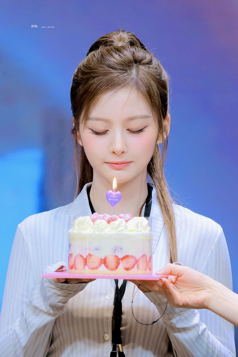 𝙄𝙧𝙞𝙨. tweet media