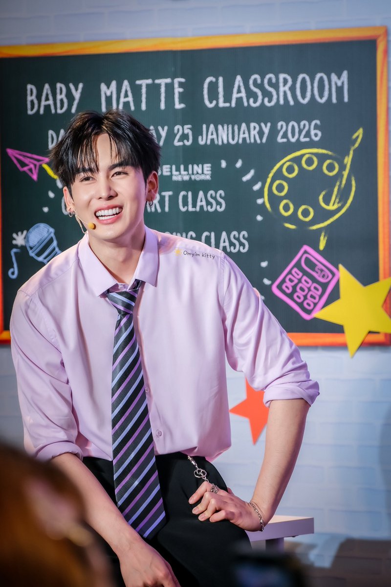 omyimkitty's tweet image. ครูหล่อขนาดนี้  @Ppsanta 
ตอนเรียนคงเข้าทุกคาบ แต่ไม่ทราบอะไรเลย 🤭🤣

PERTHSANTA BABYMATTE CUSHION
#MaybellinexPerthSanta
#Santapp
