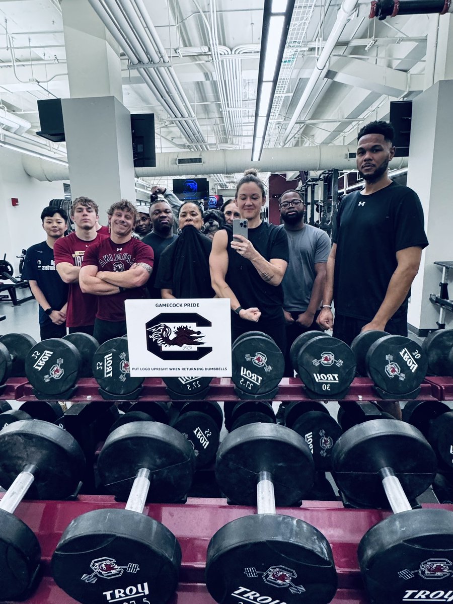 MollyBinetti's tweet image. You know what day it is‼️#GameDay #BodyByBinetti