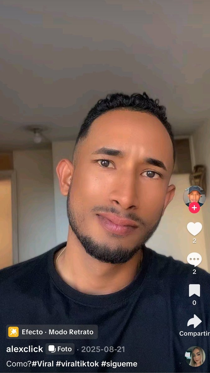 ColombiaOscuraR's tweet image. #OPINE. Molestia y rechazo ha generado un joven, supuestamente influencer, que en TikTok comparte videos donde esparce químicos con malos olores que incomodan a otros ciudadanos dentro de buses de TransMilenio y otros espacios cerrados con la única intención de generar contenido.