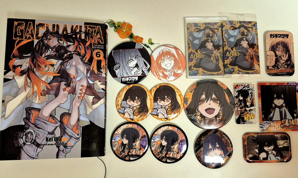 Mr_Yanamo's tweet image. 여러분 저 굿즈 이만큼 모앗어요!!
공구랑 이것저것 안 온 것들도 많은데 얼른 왔으면 좋겠다..