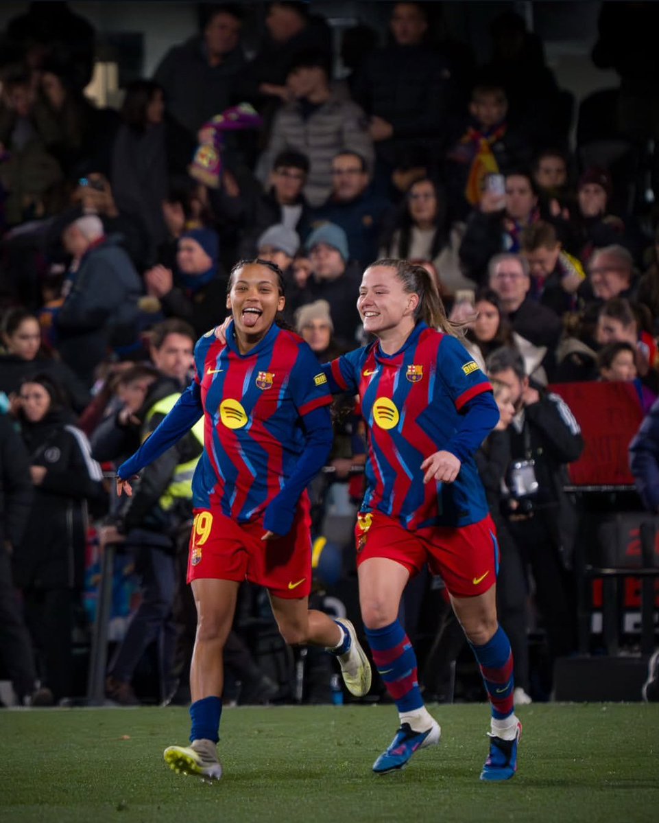 🗣️ Vicky López:

"Sabemos que el escudo que llevamos implica ir a por todos los títulos".

- La Vanguardia