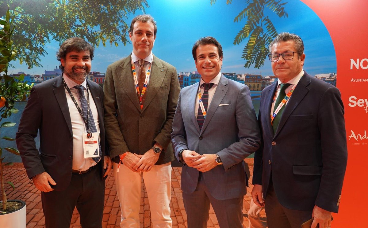 Seguimos compartiendo momentos desde FITUR ✨
Jorge Robles del Salto, CEO de <a href="/sebkatechnology/">Sebka Technology</a>, @pastviewexperience y presidente de @aseturismosvq , junto a Pedro Parrilla, Juan Luis López (@setasdesevilla) y Rafael Domínguez, gerente de ASET (@aseturismosvq).