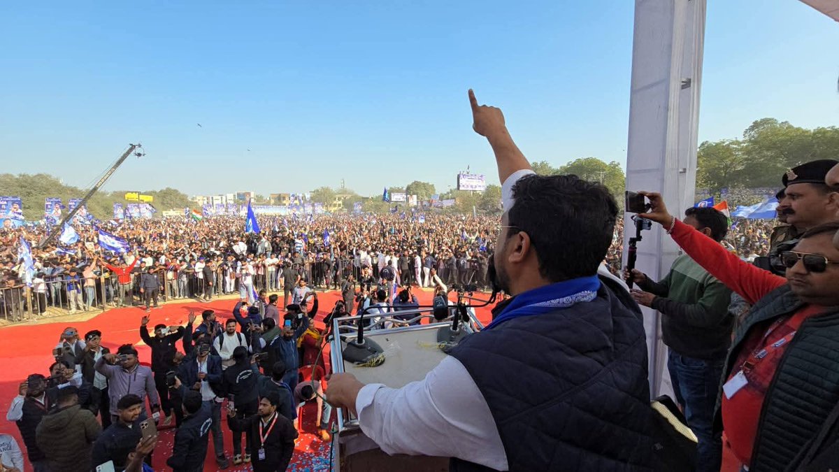 जहाँ गिरे थे परम पूज्य बाबा साहेब के आँसू , 70 साल बाद उसी आगरा की धरती पर आयोजित “संवैधानिक अधिकार बचाओ, भाईचारा बनाओ” महारैली को ऐतिहासिक रूप से सफल बनाने के लिए आप सभी का हृदय से आभार।

आगरा की सम्मानित जागरूक जनता को कोटि-कोटि साधुवाद।