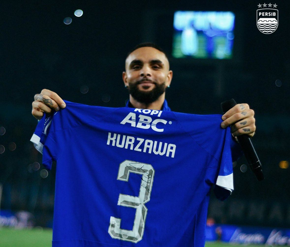 🚨🇮🇩 French left back Layvin Kurzawa signs in as new Persib Bandung player, agreement done.