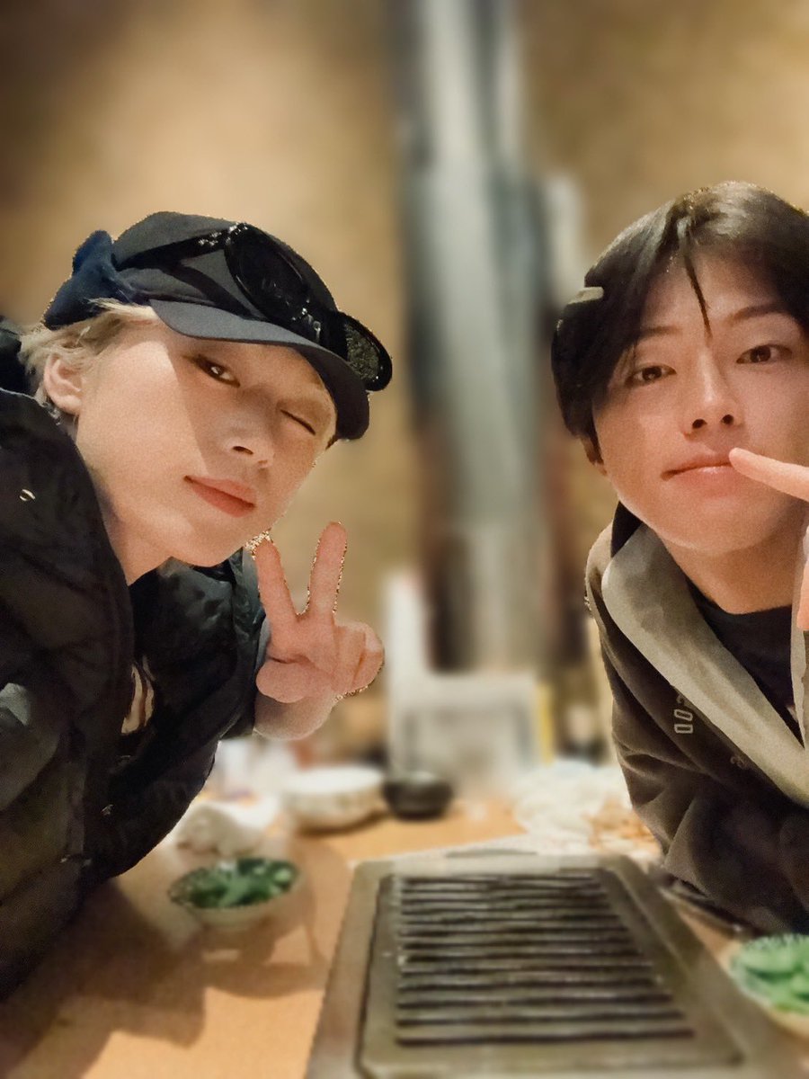 [#木全翔也]

オンライントーク会🗣️
ありがと楽しかった〜！！

からの仕事終わりにこの間誕生日やったから純喜くんとふらっとご飯屋さん寄って幸せっすな〜🍚

#JO1 #SYOYA