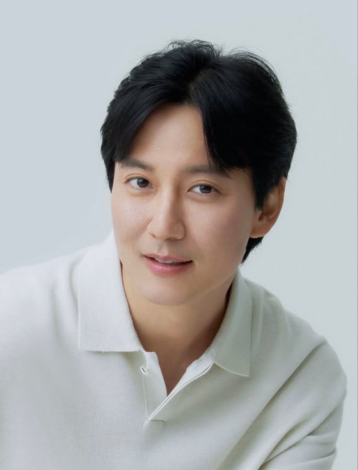 우리는 아저씨를 47개월 쨈민이라고 생각하지만 사실은 한 회사의 대표라는 
상당히 큰 타이틀을 소유하고계심