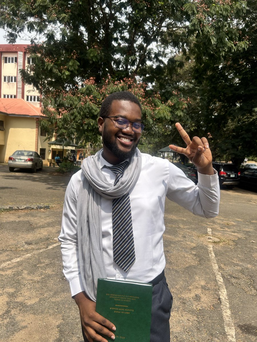 ich_bin_isaac's tweet image. I have a B.A in German
I have acquired the B1 language proficiency level from OnSet
I received a DAAD Scholarship for a 2-Weeks Study Trip to Germany. 
I have some skill as a Product Designer. 

I believe I can teach the Language effectively.