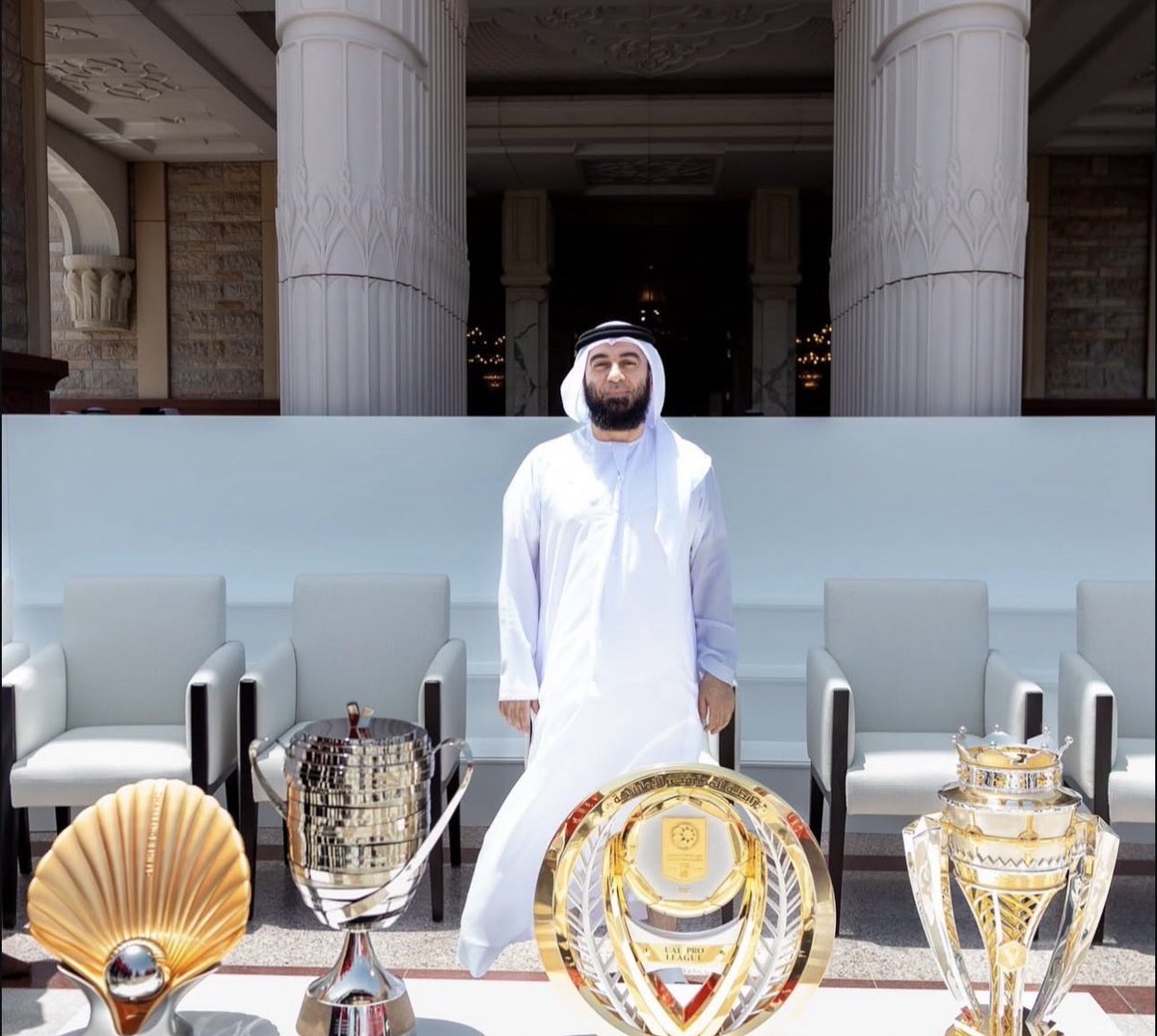 بوحارب منذ توليه ملفات استقطاب لاعبيين الموسم المنصر كان يشتغل بكل جد واجتهاد  

اتمنى التركيز ع ملف الاجانب قبل نهايه مركاتو الشتوي واختيار لاعبيين سوبر ع الاقل ٢ يخدمون الفريق للمرحله القادمه 👍…