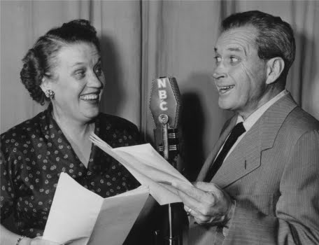 VintradBlog's tweet image. VINTRAD - Vintage Radio Blog: Fibber McGee and Molly: Christmas Programs vint-rad.blogspot.com/2025/12/fibber…
