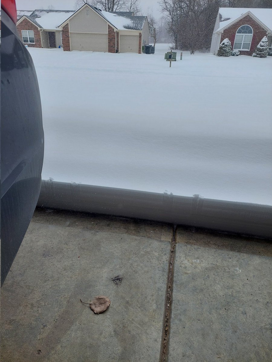 MaDaHanlon's tweet photo. Looks like we're staying in today. Powerful BRRRR https://t.co/F5HIuYT1GZ