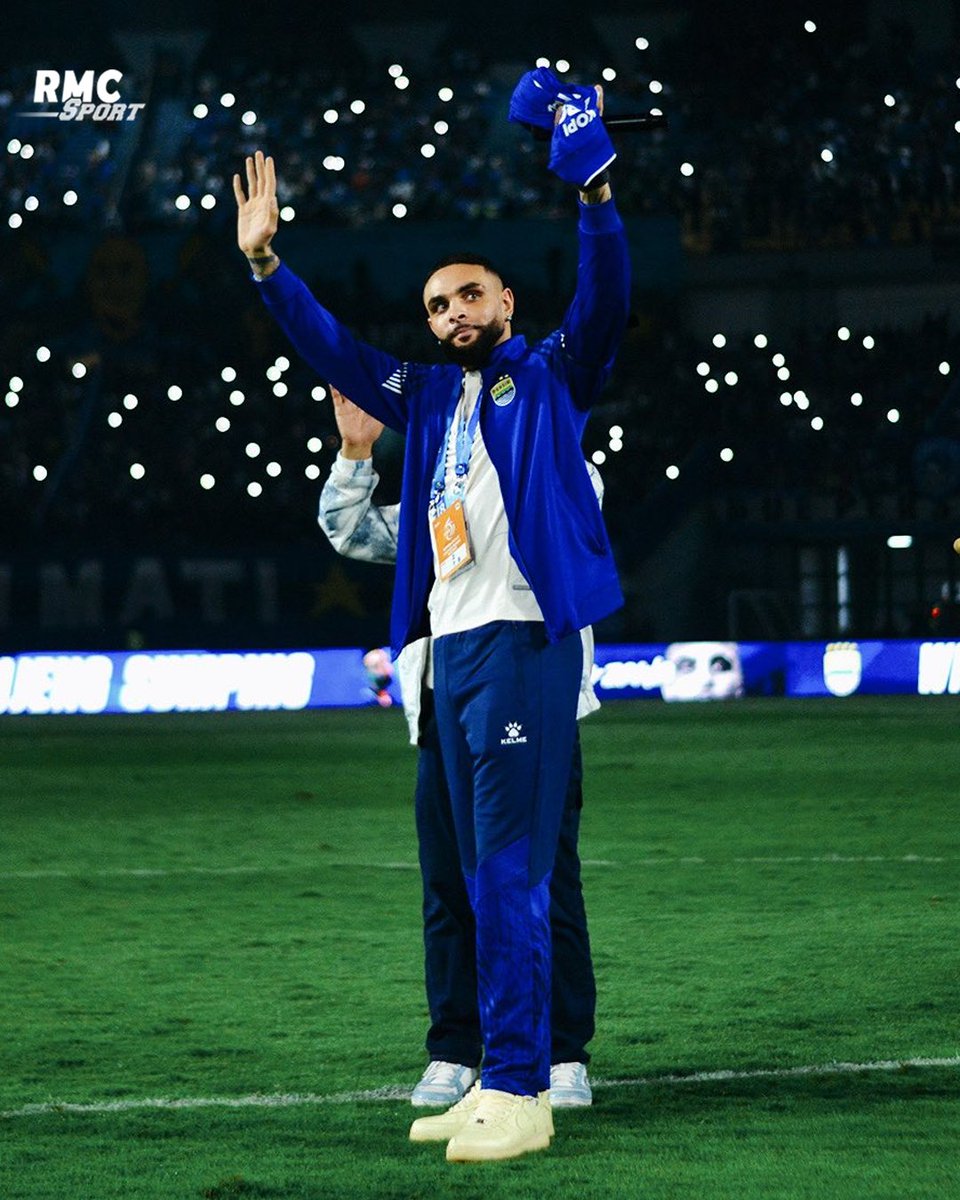 🚨🇮🇩  Kurzawa rebondit en Indonésie ! 

Libre de tout contrat, l'ancien parisien s'est engagé avec le Persib Bandung. Le latéral français de 33 ans disputera la Ligue des champions asiatique avec son nouveau club.
rmcsport.bfmtv.com/football/trans…