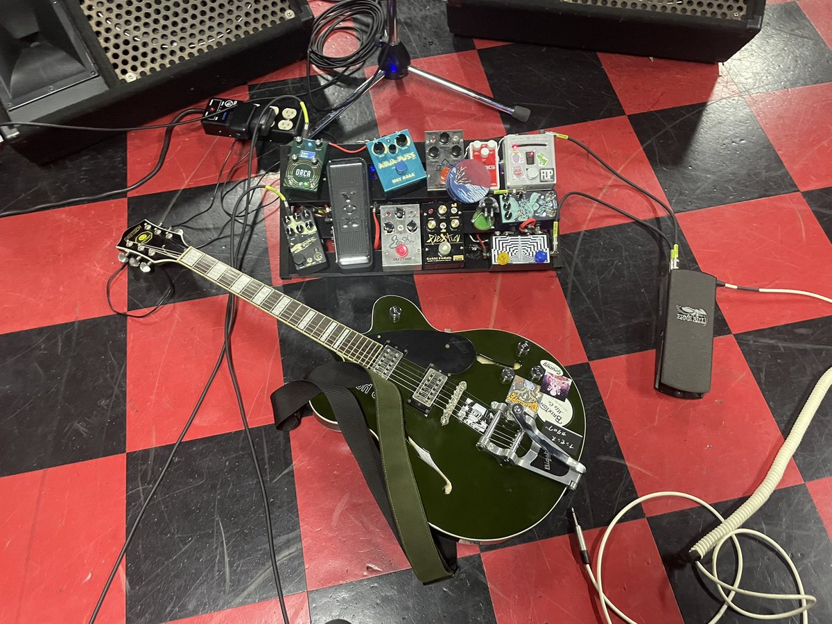 立川バベルありがとうございました！
都合により最後までいられず…でしたが、良いライブ初めができたんじゃないかなと

機材トラブルはビビるけど、それも含めてライブ

#3peaceband
#rockband 
#dwarflope