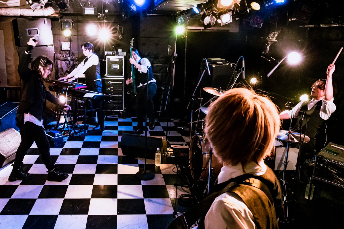 kuro-ba- ページ(相談) 今日は心斎橋のsomaでAcid Black Cherryのコピーバンドを撮影しており
