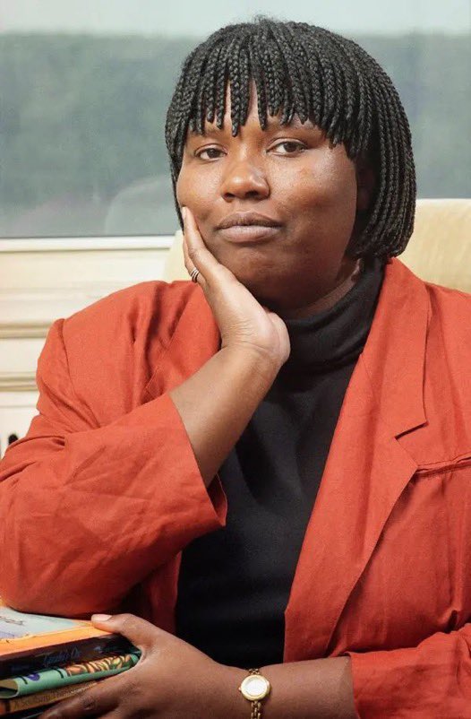 Happy Birthday Gloria Naylor, novelist known for her novels ‘The Women of Brewster Place’, ‘Linden Hills’, and ‘Mama Day’. She also taught at several universities including NYU, Penn and Cornell.