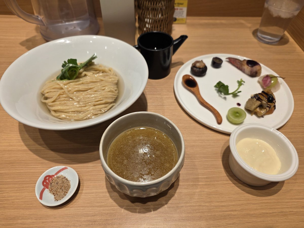 setuna_'s tweet image. 24日と25日で、ラーメンWalkerキッチン Special Collaboration ほたて×33日和行ってきたよ
24日は予約取れたけど25日は朝から並んだ
両日とも素晴らしい物でした。