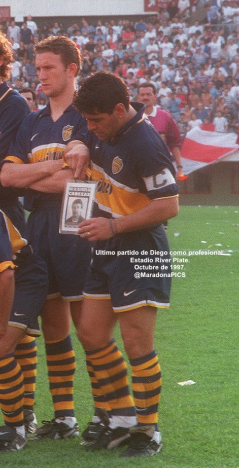 Diego fue el único jugador que salió a la cancha con el reclamo "No se olviden de Cabezas" (el fotógrafo asesinado en enero de 1997) antes de un Boca River. Fue su último partido como profesional.