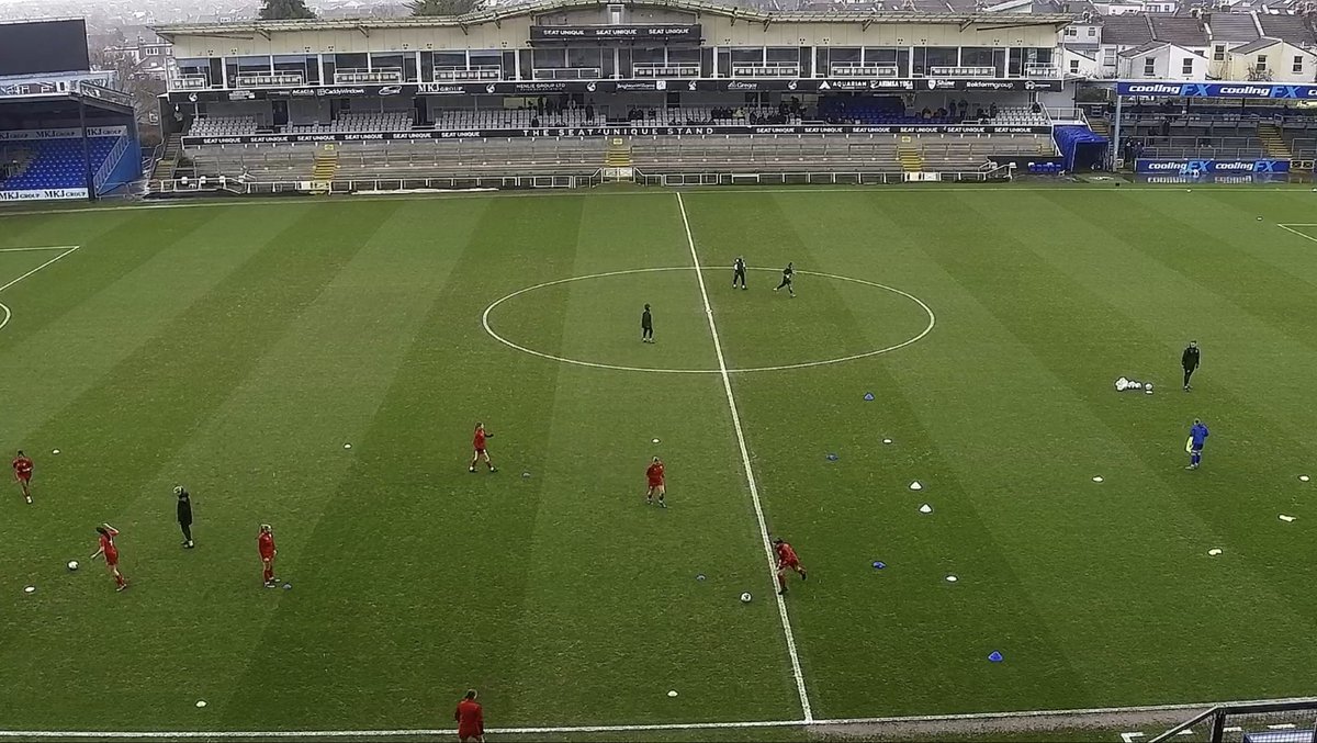 Another matchday to tick off our busy schedule. <a href="/LukeBaylissBRFC/">LB</a> 🤝