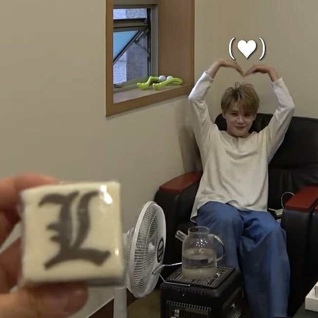 엘이 정의고
#끝나지_않는_음악_김준수
즉 김준수가 정의다
#뮤지컬배우김준수_데뷔16주년