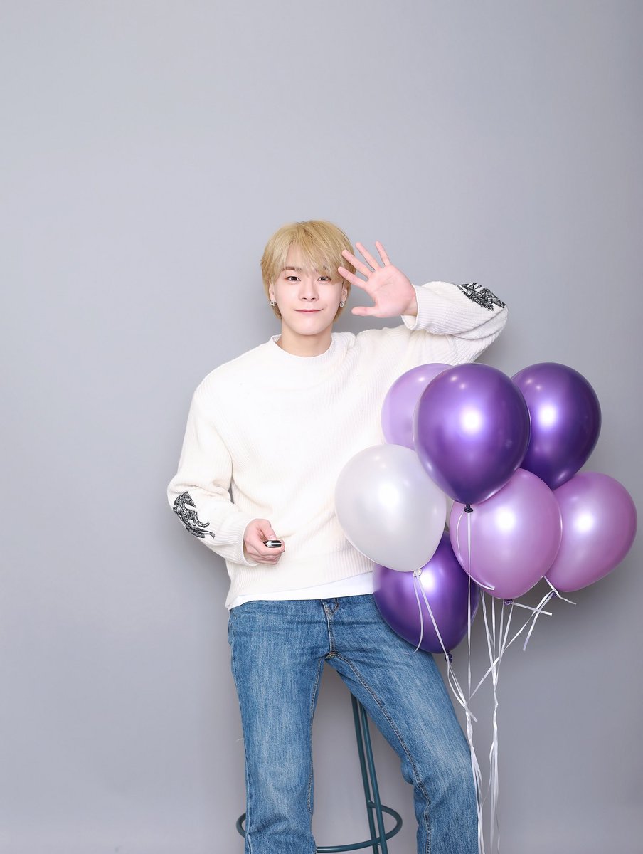 __y_tro03's tweet photo. 𝙃𝘼𝙋𝙋𝙔 𝙈𝙊𝙊𝙉𝘽𝙄𝙉 𝘿𝘼𝙔🌙
생일 축하해
오늘은 네가 세상에서 가장 행복하게 보내는 날이야🍀
빈아가 항상 행복하길🫧
사랑해용!!♡

#영원히빛나는달_문빈_생일축하해 https://t.co/Dydqny29PB