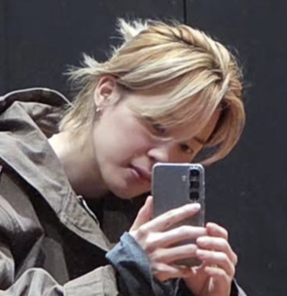 homeiskm's tweet image. it looks like 2020 jimin and 2019 jungkook. i almost cried