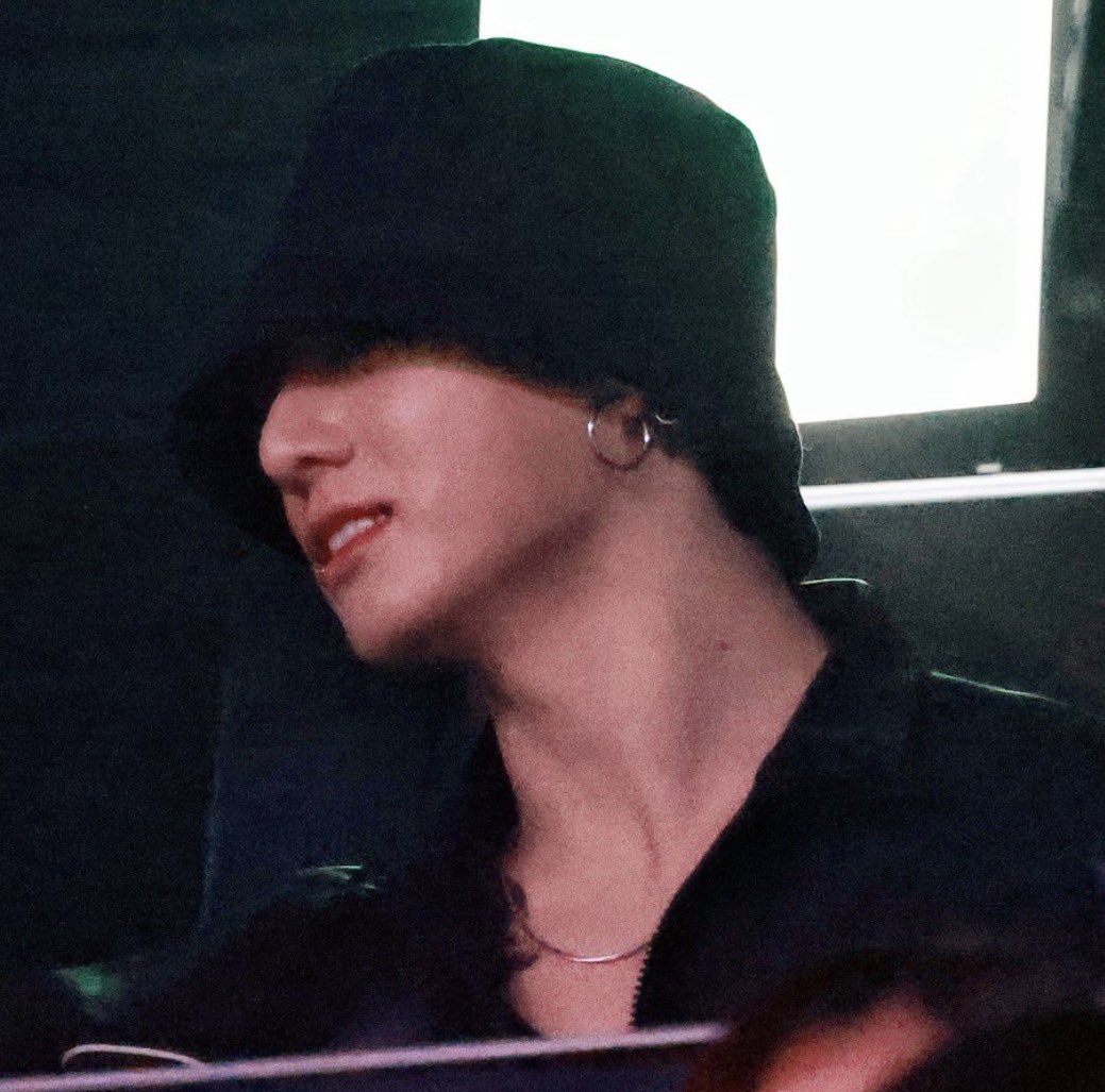 homeiskm's tweet image. it looks like 2020 jimin and 2019 jungkook. i almost cried