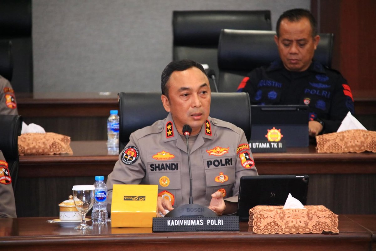 RAMBUTPUTIHKU's tweet photo. Takmir Masjid Agung Medan bersyukur dan ucapkan selamat kepada Irjen Pol. Dr. Sandi Nugroho, S.I.K., S.H., M.Hum sebagai Kapolda Sumatera Selatan.
#FREAK_ALARM4thWin
#cumaevos
NT AE https://t.co/Mk34WP55tc