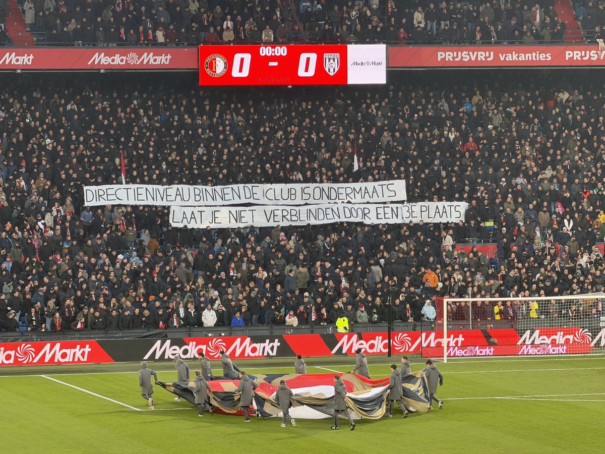 BorgeSauer's tweet photo. #feyenoord #feyher

leuk spandoekje weer https://t.co/B4ZFa3tkVe