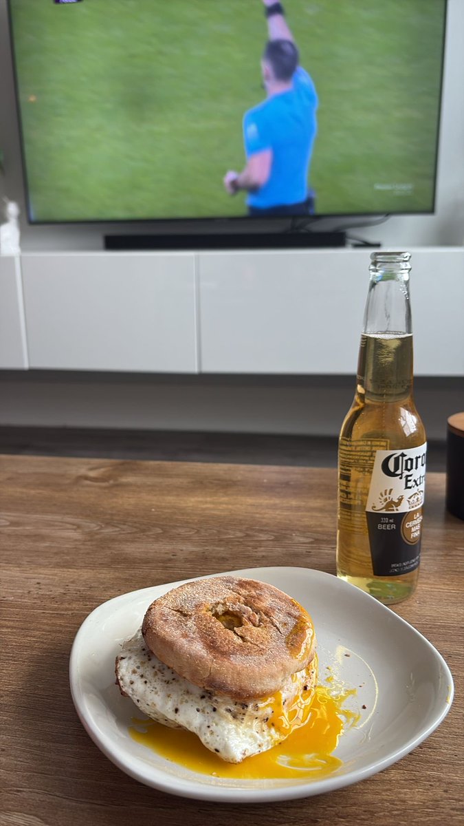 Bad weather but a good sports day.  No better way to start the day.  😂