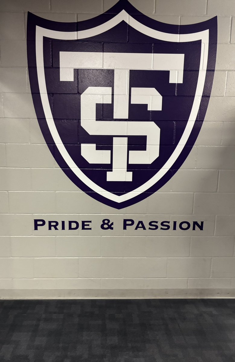 Thank you <a href="/AaronHaigler/">Coach Aaron Haigler</a> and <a href="/UST_Football/">St. Thomas Football</a> for a great Junior Day! I enjoyed seeing the campus/facilities and learning about Tommie Football. Excited to be back again!