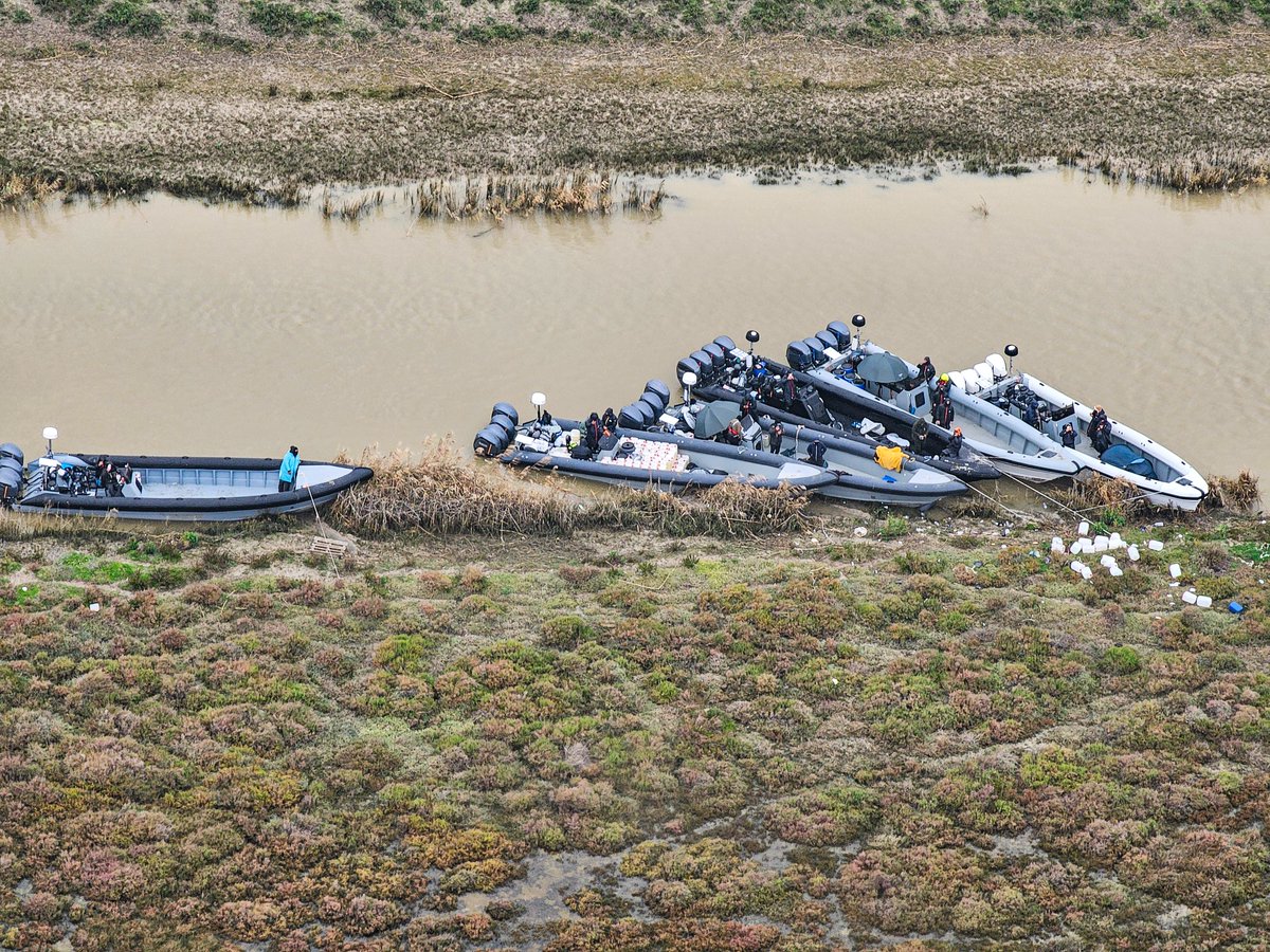 🔴 EL NARCO GANA | EL ESTADO PIERDE

El Guadalquivir es territorio comanche. 

Mientras el <a href="/interiorgob/">Ministerio del Interior</a> mira a otro lado, nuestros compañeros son humillados por el narco sin medios para combatirlos. 😡

El Estado de Derecho se hunde. 

¡BASTA YA DE IMPUNIDAD! 🇪🇸🚔💔