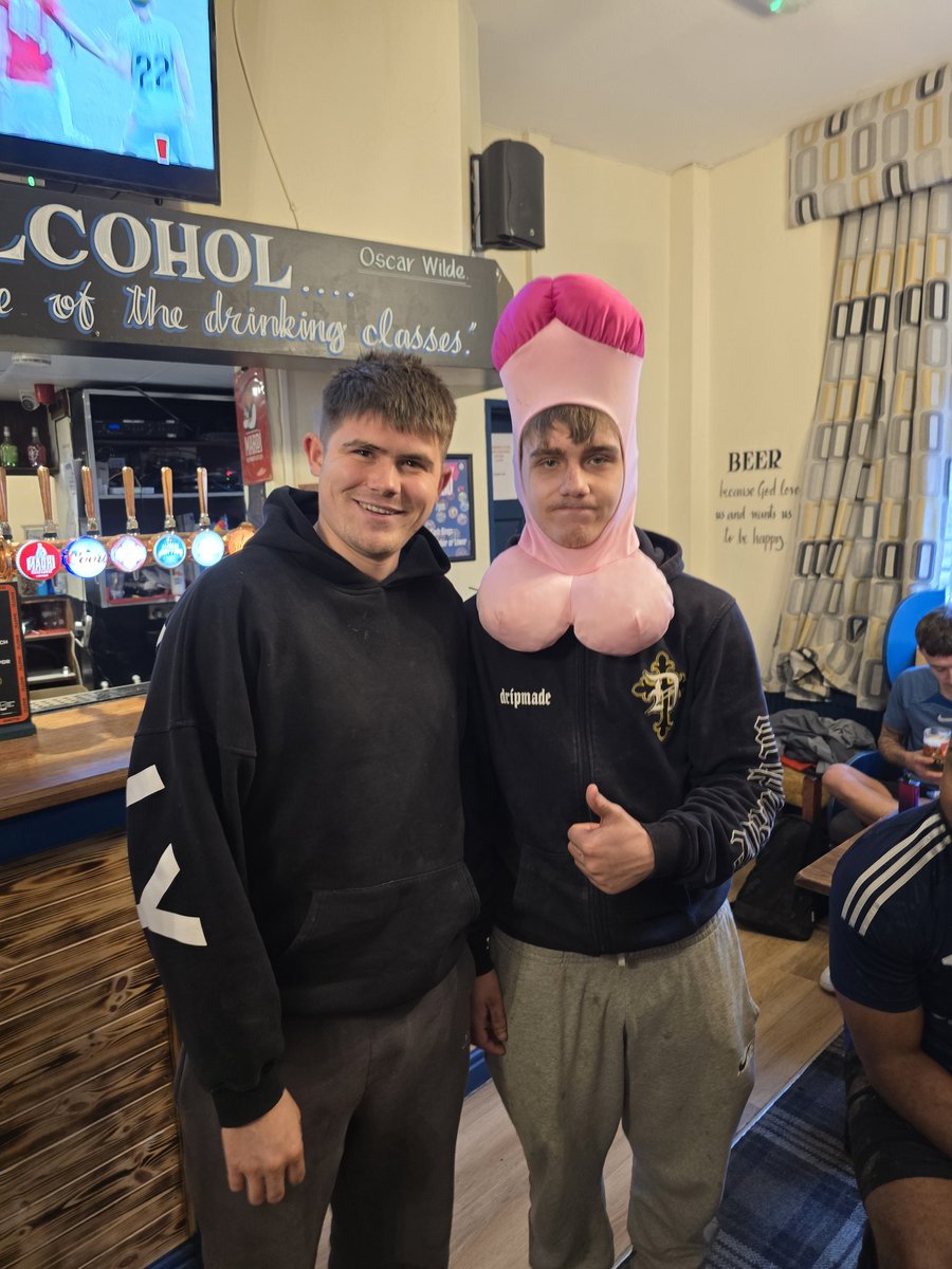 FT: Roses 2 - 3 Ship Inn

Didnt get rub of the green today, plenty of chances but didnt convert them. Disappointed with the officiating having 3 Pens go against us.

Goals
Aiden Spendiff ⚽️
Ben Campbell ⚽️

MOTM🏆- Owen Spendiff 
DOTD 🍆- Tyler Simnett 

#UTYR 🔴🟢